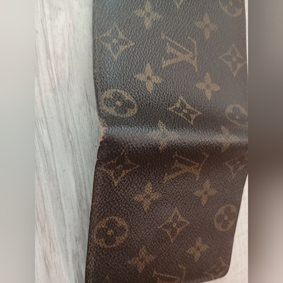 Louis Vuitton Monogram Bi-fold Mens Wallet - Picture 4 of 11